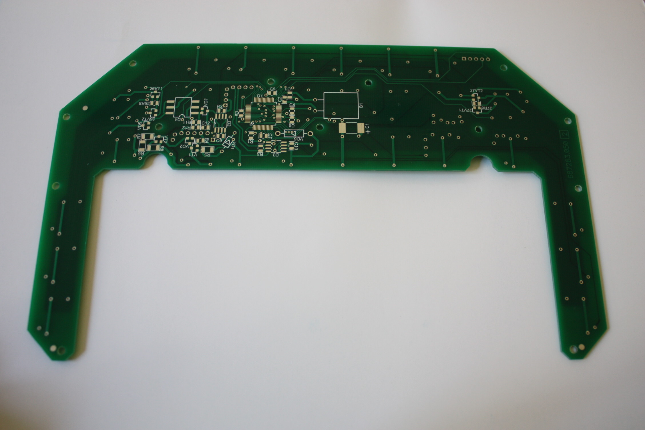 OEM Fr4tg180無鉛PCBの6つの層の注文の半端ものは0.15mmの線幅形づけた
